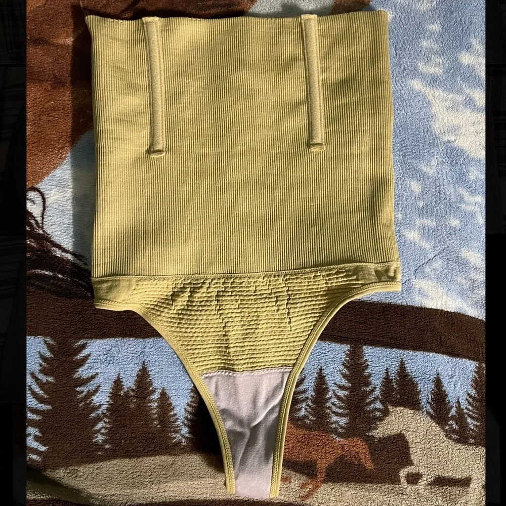 Shapewear - Picture 3 of 4